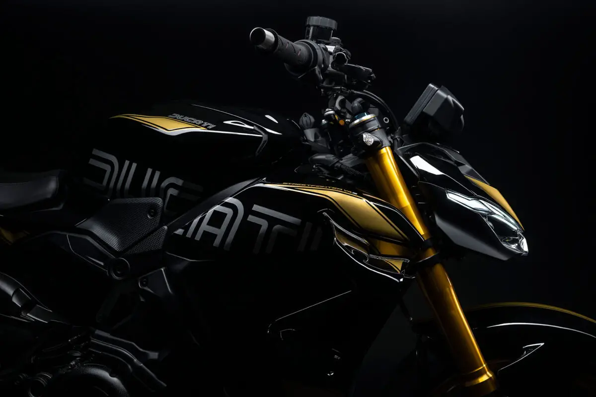 2027 Ducati Streetfighter v4 S 100