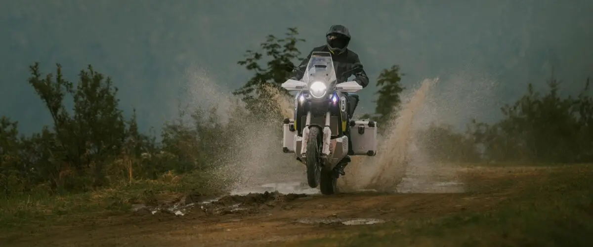 2027 Husqvarna 901 Expedition