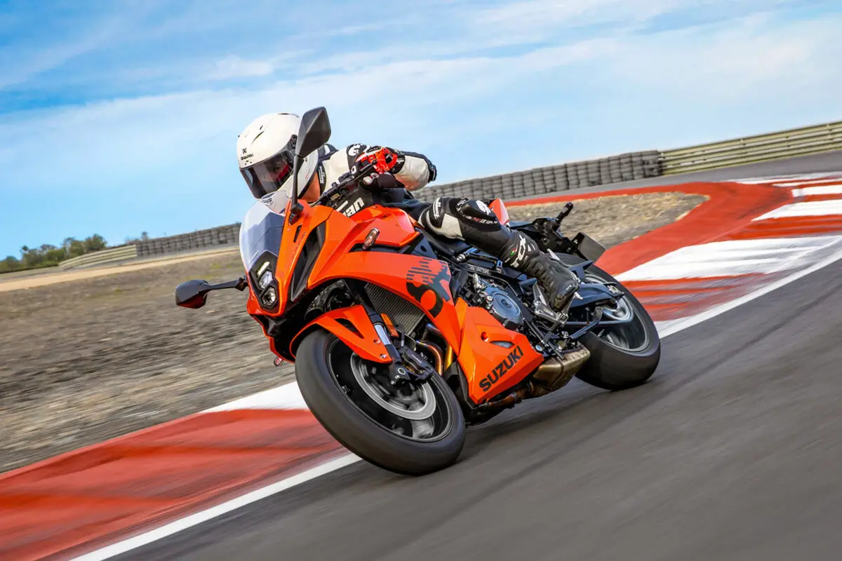 2027 Suzuki GSX-8R9