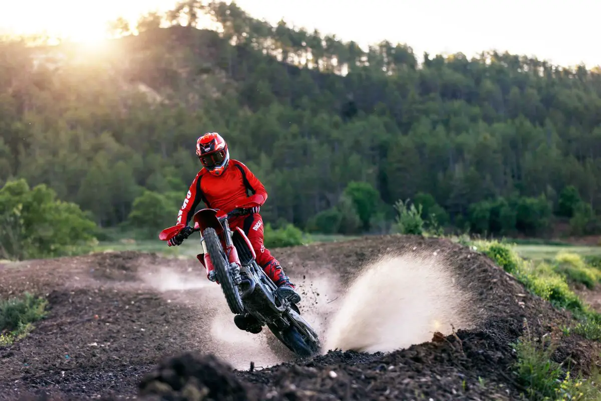 2027 Ducati Desmo450 EDS