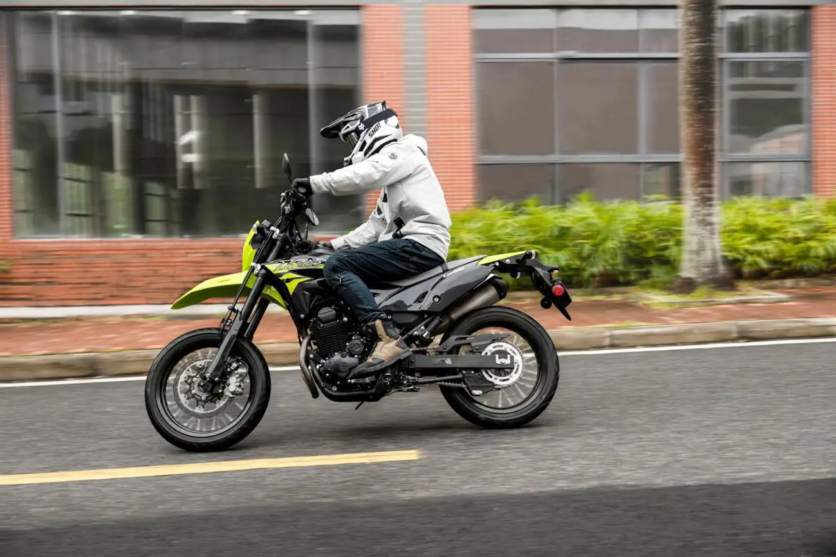 2027 Kawasaki KLX230SM ABS