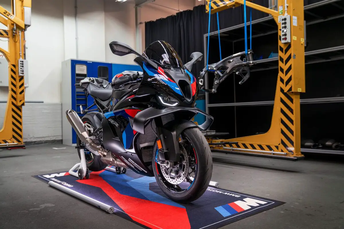 2027 BMW M1000RR