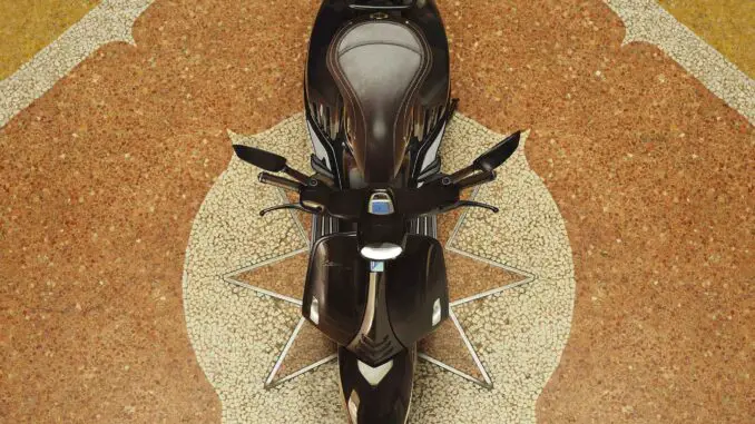2027-Vespa-946-Horse2 2027 Vespa 946 Horse