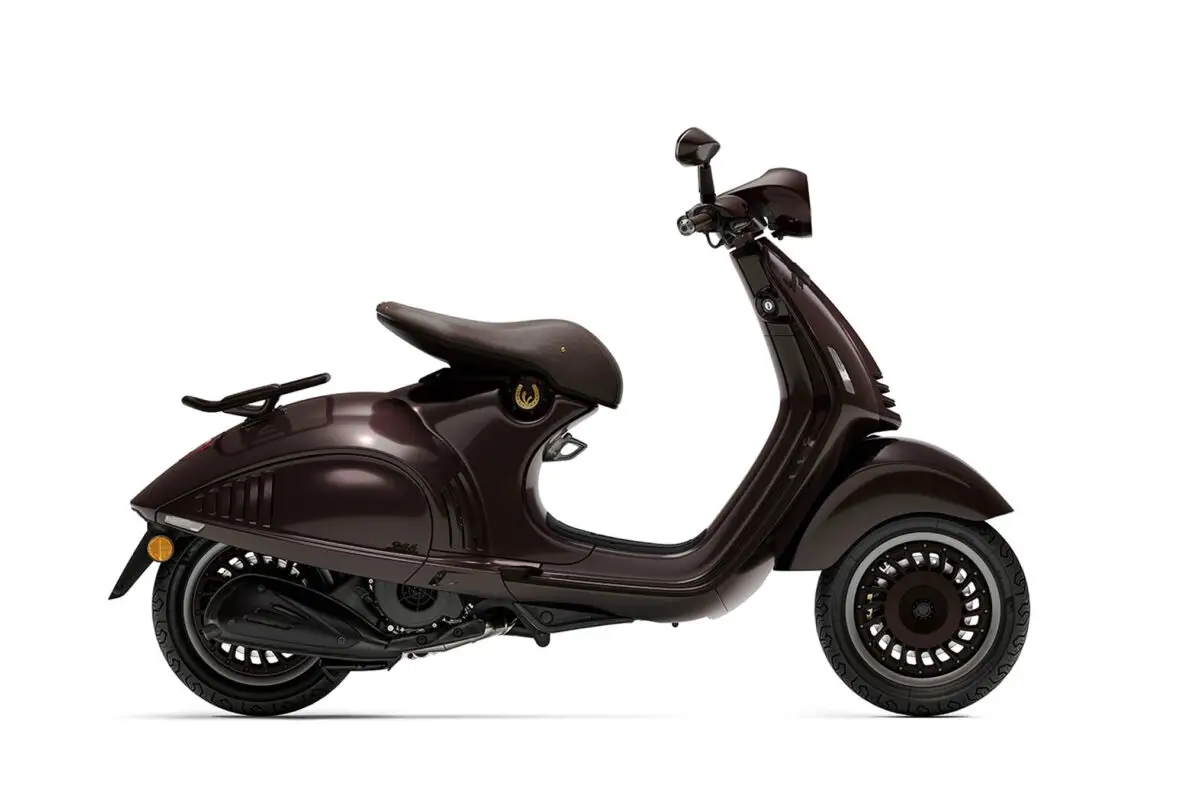 2027 Vespa 946 Horse