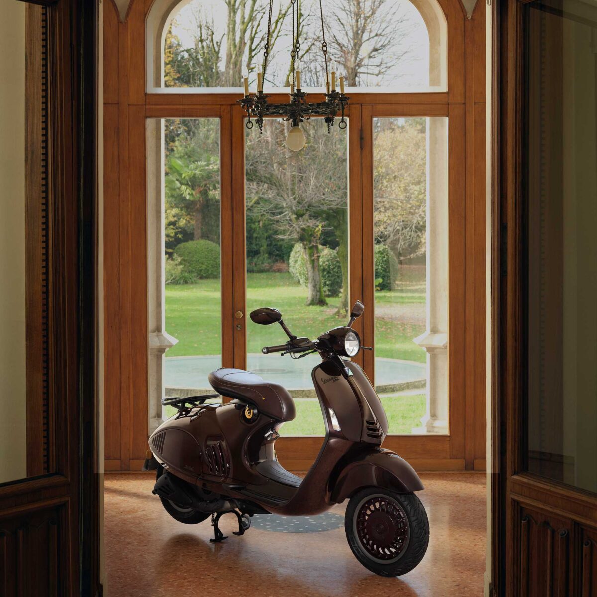 2027 Vespa 946 Horse