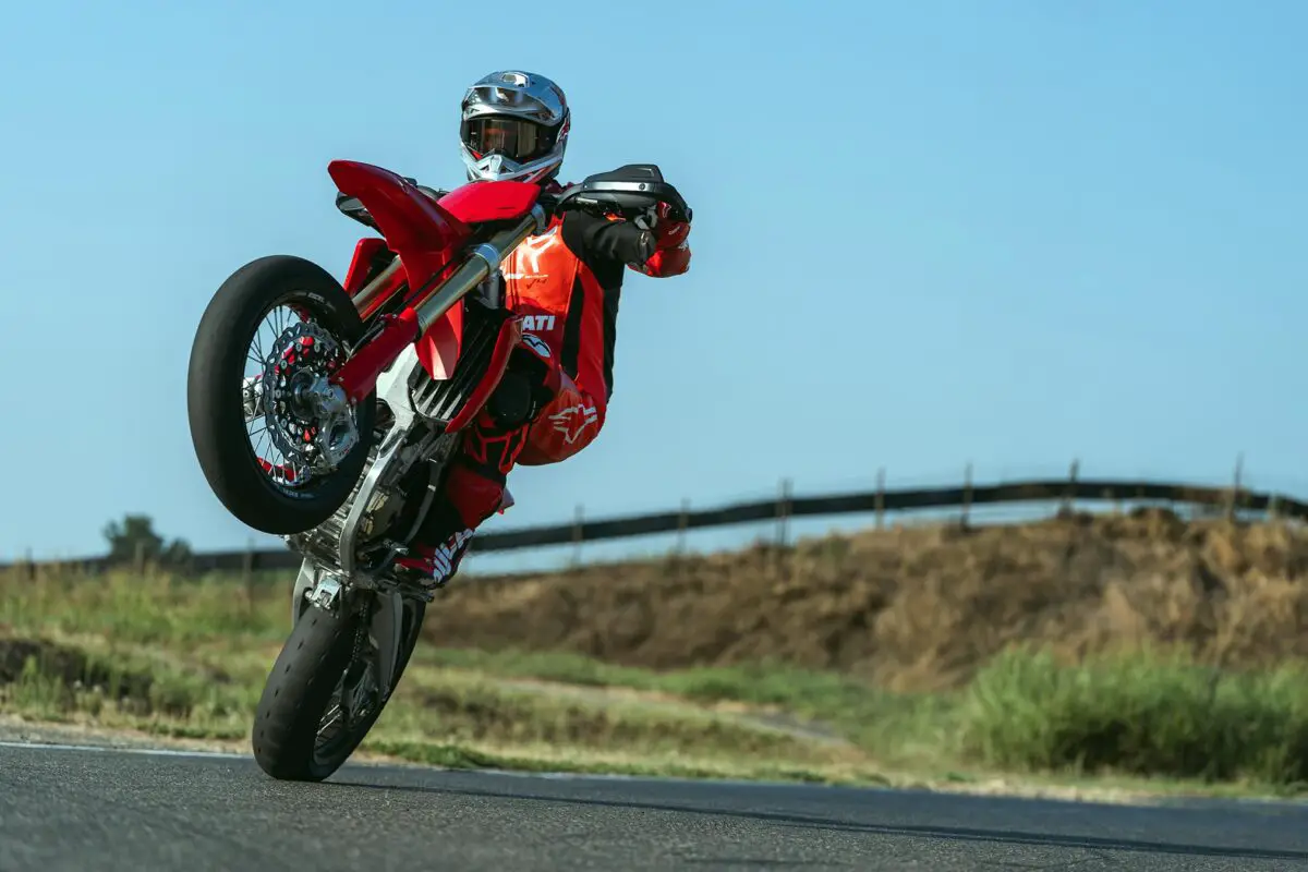 2027 Ducati Desmo450 SM