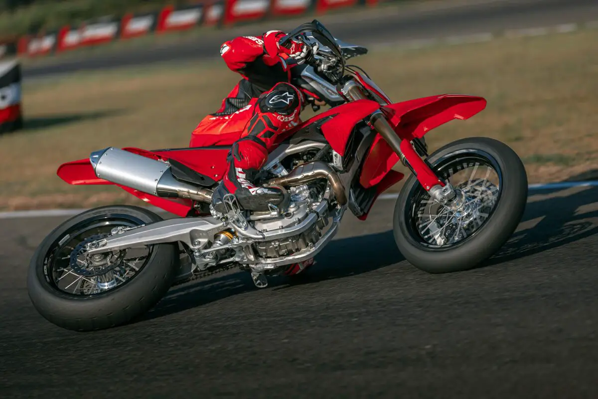 2027 Ducati Desmo450 SM