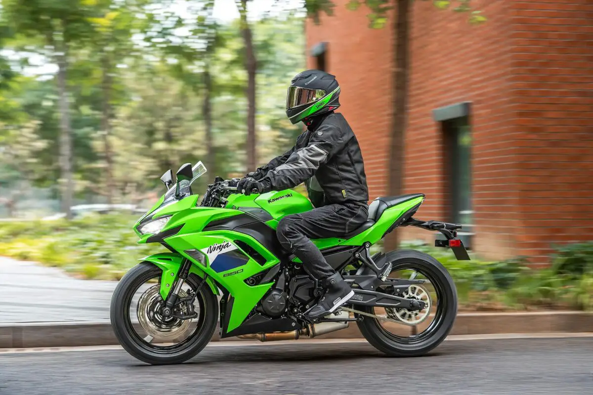 2027 Kawasaki Ninja 650 ABS
