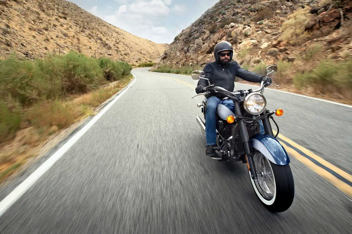 2027 Kawasaki Vulcan 900 Classic