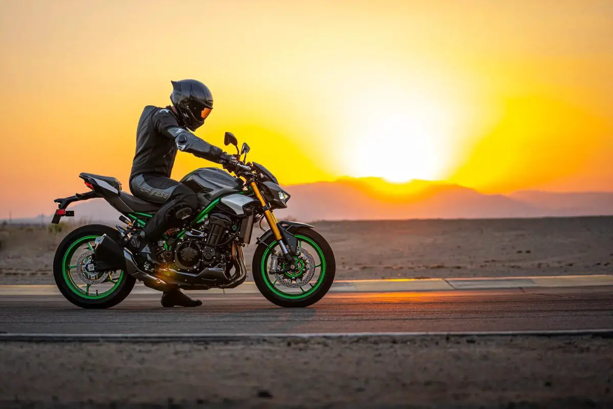 2027 Kawasaki Z900SE ABS